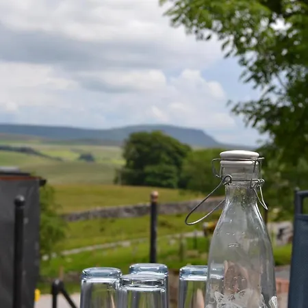 Ashes Farm - Ingleborough Barn Cottage, With 3 Peaks Views, Near Settle Exterior foto