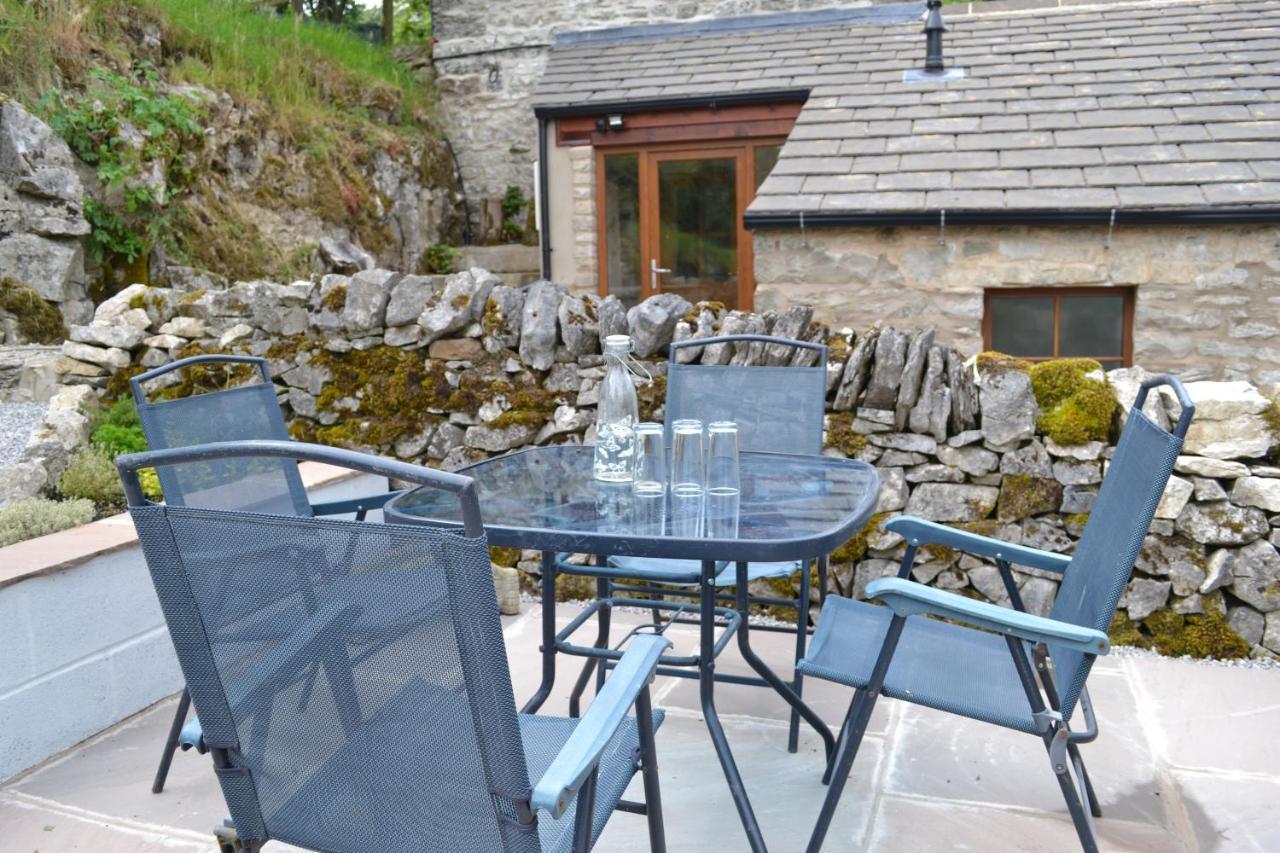 Ashes Farm - Ingleborough Barn Cottage, With 3 Peaks Views, Near * Settle