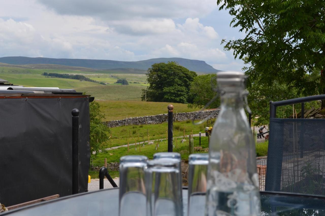 Ashes Farm - Ingleborough Barn Cottage, With 3 Peaks Views, Near * Settle