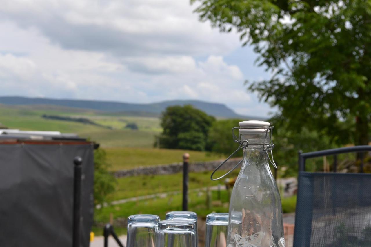 Ashes Farm - Ingleborough Barn Cottage, With 3 Peaks Views, Near