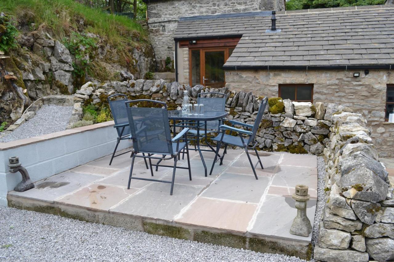 Ashes Farm - Ingleborough Barn Cottage, With 3 Peaks Views, Near Holiday home *