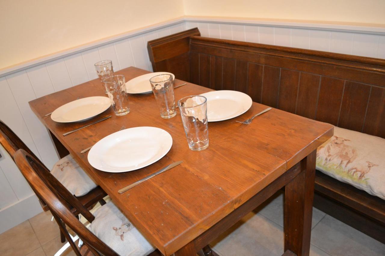 Ashes Farm - Ingleborough Barn Cottage, With 3 Peaks Views, Near * Settle